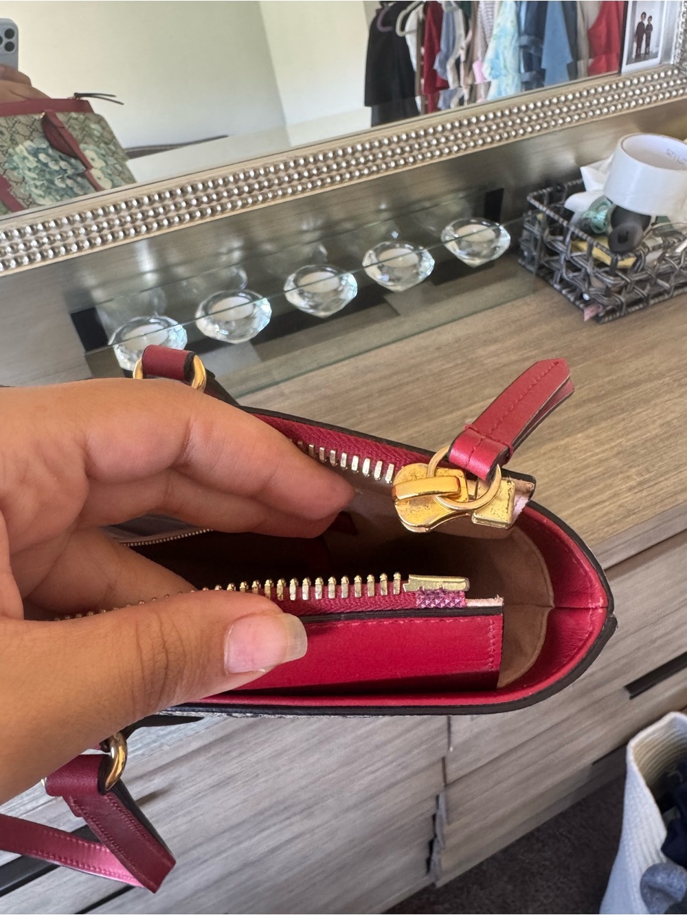 Gucci GG Supreme Monogram Blooms Medium. EUC. - Picture 12 of 16